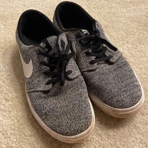 Nike casual grey/black tennis shoes size 10